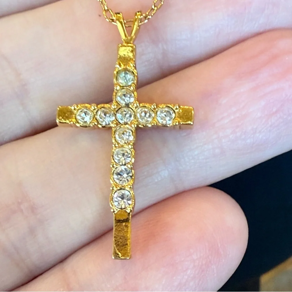 Gold Tone Cross Pendant Necklace Rhinestone Crystal Accents 19” Paperclip Chain